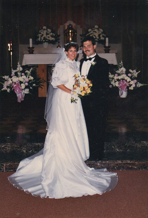 Bob marries Mary Debartollo