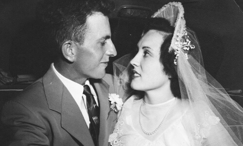 Harold D. marries Jeanne Kueny